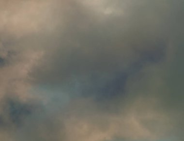 soyut grunge bulutlar, kopya alanı ile renkli arka plan