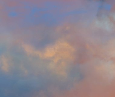 soyut grunge bulutlar, kopya alanı ile renkli arka plan