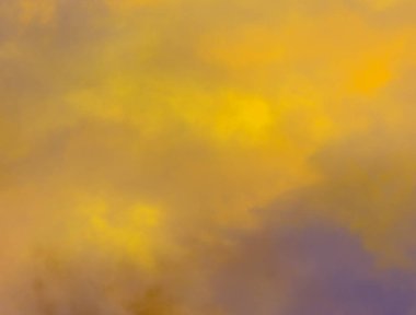 soyut grunge bulutlar, kopya alanı ile renkli arka plan