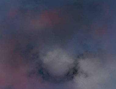 soyut grunge bulutlar, kopya alanı ile renkli arka plan