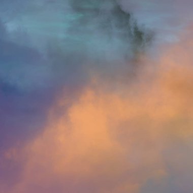 soyut grunge bulutlar, kopya alanı ile renkli arka plan