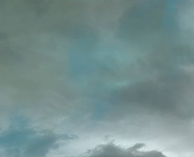 soyut grunge bulutlar, kopya alanı ile renkli arka plan