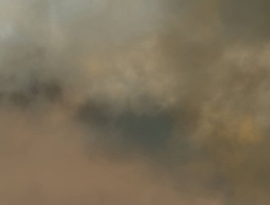 soyut grunge bulutlar, kopya alanı ile renkli arka plan