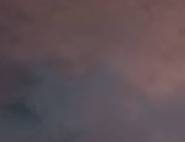 soyut grunge bulutlar, kopya alanı ile renkli arka plan