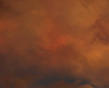 soyut grunge bulutlar, kopya alanı ile renkli arka plan