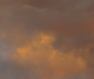 soyut grunge bulutlar, kopya alanı ile renkli arka plan