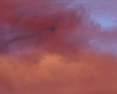 soyut grunge bulutlar, kopya alanı ile renkli arka plan