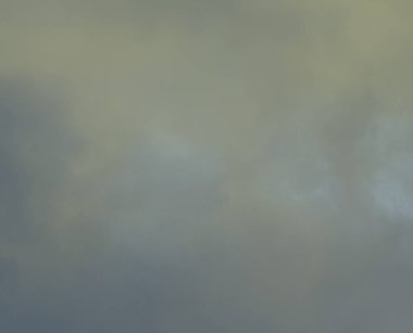 soyut grunge bulutlar, kopya alanı ile renkli arka plan