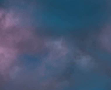 soyut grunge bulutlar, kopya alanı ile renkli arka plan