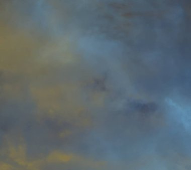 soyut grunge bulutlar, kopya alanı ile renkli arka plan