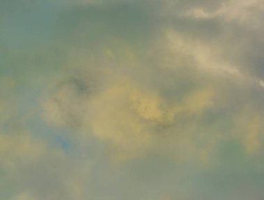 soyut grunge bulutlar, kopya alanı ile renkli arka plan