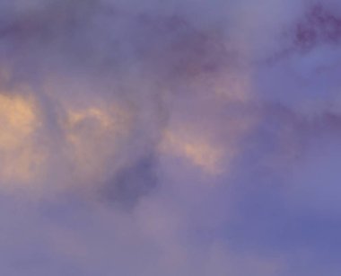 soyut grunge bulutlar, kopya alanı ile renkli arka plan