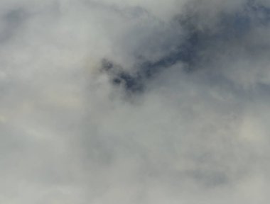 soyut grunge bulutlar, kopya alanı ile renkli arka plan