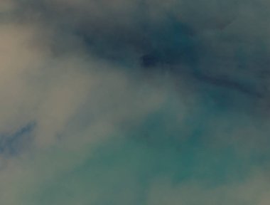 soyut grunge bulutlar, kopya alanı ile renkli arka plan