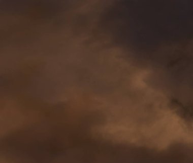 Turuncu sis ve siyah sahne stüdyosu vitrin oda arka plan üzerinde sis etkisi.