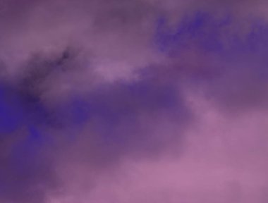 Sunrise Kırım bulutlarda