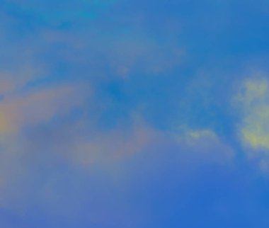 Mavi gökyüzünde bulutlar hava.