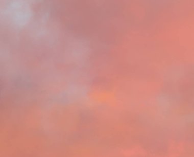 Yüksek çözünürlükte gün doğumunda renkli gökyüzü