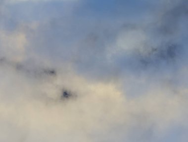 soyut grunge bulutlar, kopya alanı ile renkli arka plan