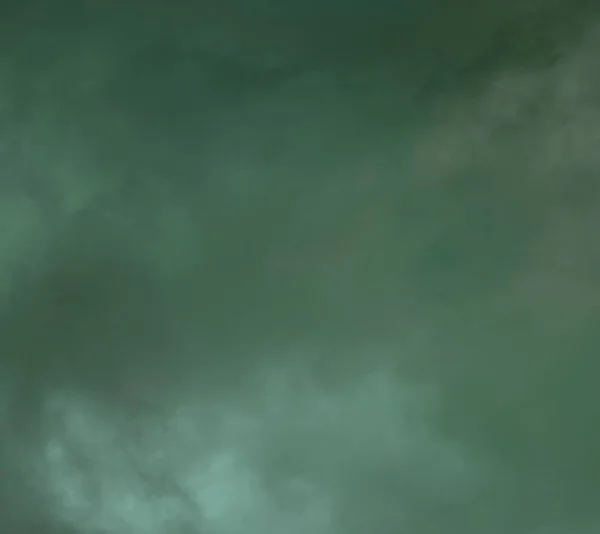 Белое Облако Зеленый Фон Неба Копировальным Пространством — стоковое фото