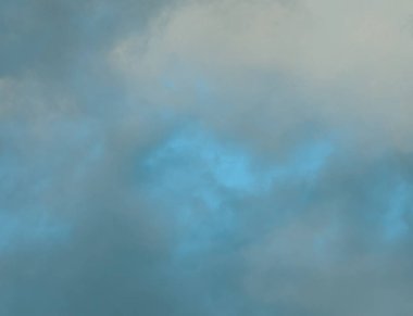 Bulutlu mavi gökyüzü