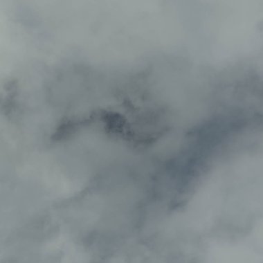 Küçük kasaba, Tayland sabah gökyüzünde güzel kabarık bulutlar                      