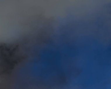 soyut grunge bulutlar, kopya alanı ile renkli arka plan