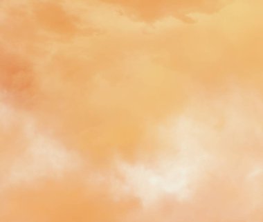 Arkaplan için kara bulutlar arasında parlayan ışık ışınları