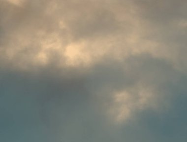 soyut grunge bulutlar, kopya alanı ile renkli arka plan