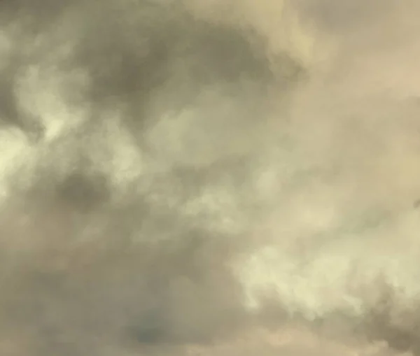 雲と抽象的な空の背景 — ストック写真