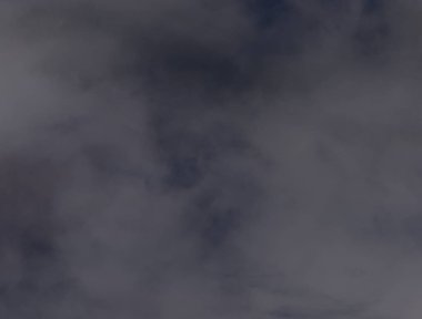 Yağmurlu bir günde bulutlu gökyüzünün yakın