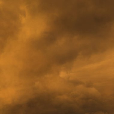 Akşam gökyüzü ve gün batımı.