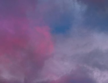 soyut grunge bulutlar, kopya alanı ile renkli arka plan