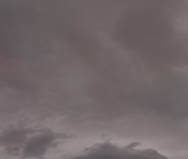 Yağmurdan önce beyaz bulutlar, bulutlu hava arkaplanı