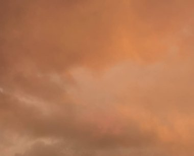 soyut grunge bulutlar, kopya alanı ile renkli arka plan