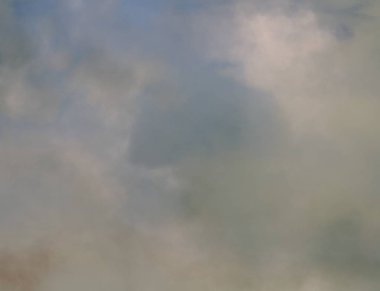 Akşam arka plan opak gökyüzünde. Çok üzücü sizce