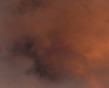 Soyut rastgele şekiller. 2D illüstrasyon arka planı. Düz beton duvarda sanatsal modern sanat kalıpları. Kabataslak boyalı yüzey. El yapımı fırça darbeleri.