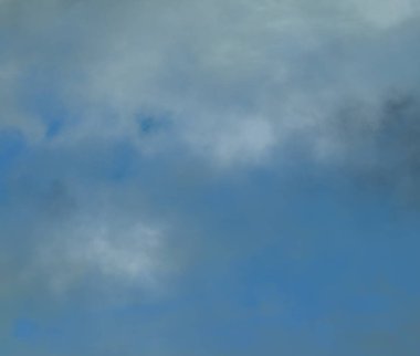 Mavi gökyüzü ve pürüzsüz bulutlar