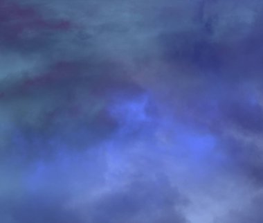 güzel ve dramatik günbatımı bulutlar