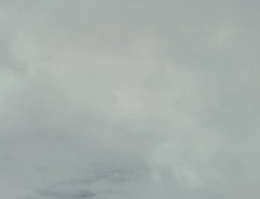 Arka plan renginin mavi renk arka plan üzerinde izole soyut beyaz duman. Beyaz sis duvar. 3D çizim