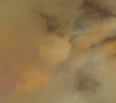 soyut grunge bulutlar, kopya alanı ile renkli arka plan