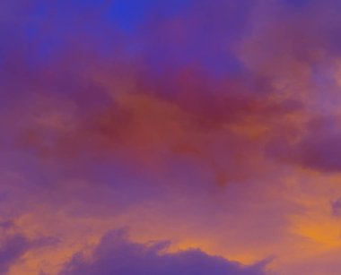 pastel renkli güneş ve bulut arka plan