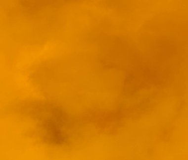 Beyaz kağıt arka plan üzerinde altın lüks mürekkep ve suluboya dokular. Boya sızıntıları ve ombre etkileri. El boyalı vintage doku.