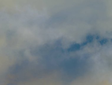 soyut grunge bulutlar, kopya alanı ile renkli arka plan