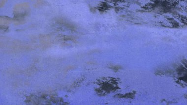 Metin için yeri olan boya lekeleriyle soyut arkaplan