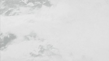 Metin için yeri olan boya lekeleriyle soyut arkaplan