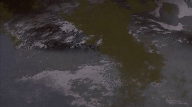 Metin için yeri olan boya lekeleriyle soyut arkaplan