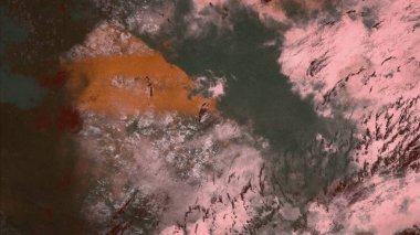 Metin için yeri olan boya lekeleriyle soyut arkaplan