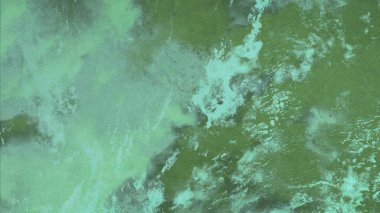 Metin için yeri olan boya lekeleriyle soyut arkaplan