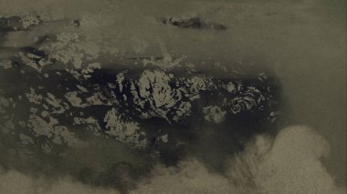 Metin için yeri olan boya lekeleriyle soyut arkaplan